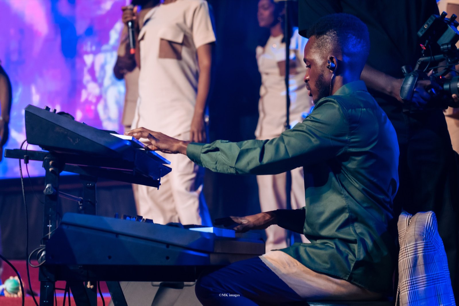 Journey To The Throne Room — moment 13